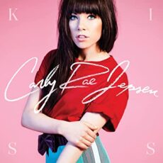 Carly Rae Jepsen – Kiss
